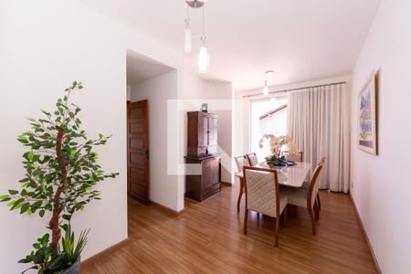 SALA de casa à venda com 6 quartos, 500m² em Camargos, Belo Horizonte