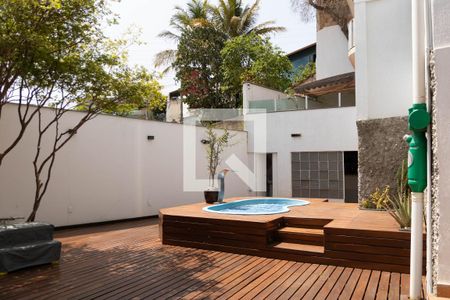 Casa à venda com 500m², 8 quartos e 3 vagasPiscina