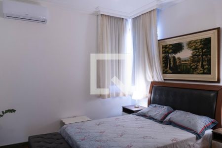 Casa à venda com 500m², 8 quartos e 3 vagasQuarto 2