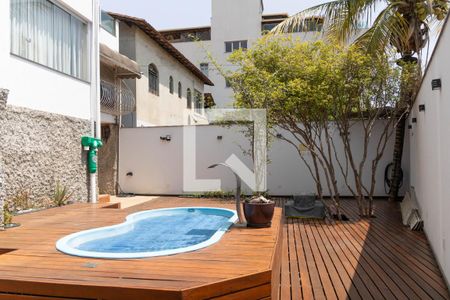 Casa à venda com 500m², 8 quartos e 3 vagasPiscina