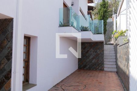 Casa à venda com 500m², 8 quartos e 3 vagasFachada