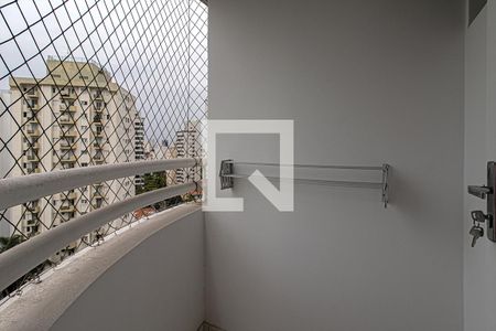 sacada na suíte_1 de apartamento para alugar com 1 quarto, 46m² em Aclimação, São Paulo