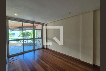 Apartamento à venda com 120m², 3 quartos e 2 vagas Apartamento à venda com 120m², 3 quartos e 2 vagasSuite