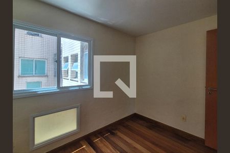 Apartamento à venda com 120m², 3 quartos e 2 vagas Apartamento à venda com 120m², 3 quartos e 2 vagasQuarto 2