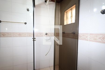 Casa à venda com 325m², 5 quartos e 6 vagasBanheiro da Suíte 2