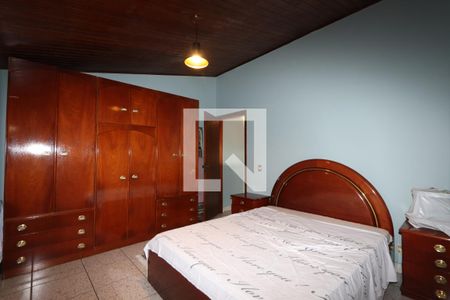 Casa à venda com 325m², 5 quartos e 6 vagasSuíte 2