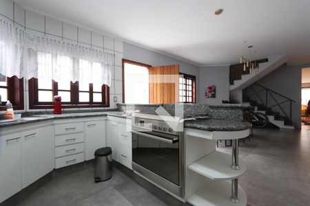 Casa à venda com 325m², 5 quartos e 6 vagasCozinha