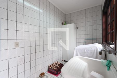 Casa à venda com 325m², 5 quartos e 6 vagasLavanderia