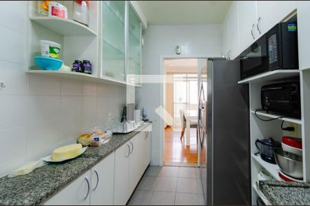 Apartamento à venda com 102m², 3 quartos e 2 vagas Apartamento à venda com 102m², 3 quartos e 2 vagasCozinha