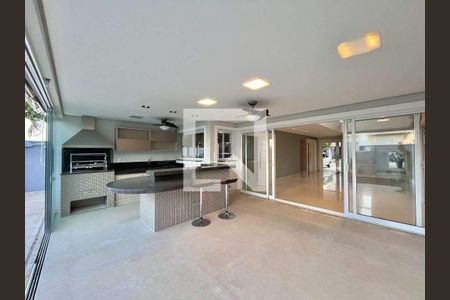 Casa de condomínio à venda com 265m², 3 quartos e 4 vagas