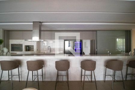 Apartamento à venda com 317m², 4 quartos e 4 vagas Apartamento à venda com 317m², 4 quartos e 4 vagasÁrea comum - Salão de festas