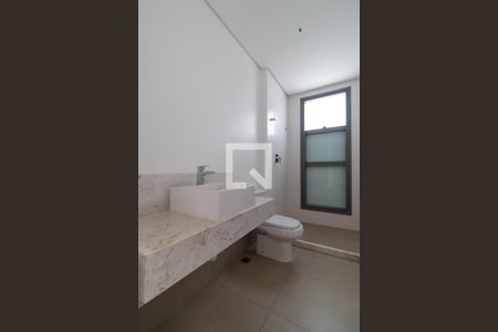 Apartamento à venda com 317m², 4 quartos e 4 vagas Apartamento à venda com 317m², 4 quartos e 4 vagasBanheiro da Suíte 01