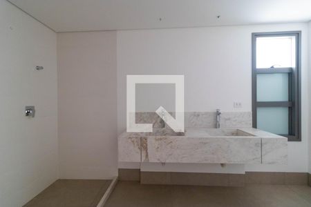Apartamento à venda com 317m², 4 quartos e 4 vagas Apartamento à venda com 317m², 4 quartos e 4 vagasBanheiro da Suíte 03
