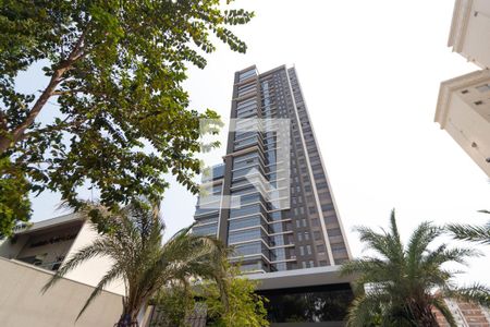 Apartamento à venda com 317m², 4 quartos e 4 vagas Apartamento à venda com 317m², 4 quartos e 4 vagasFachada