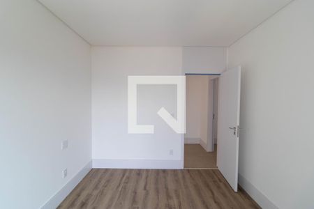 Apartamento à venda com 317m², 4 quartos e 4 vagas Apartamento à venda com 317m², 4 quartos e 4 vagasEscritório
