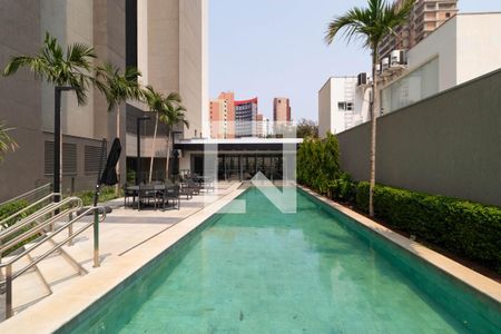 Apartamento à venda com 317m², 4 quartos e 4 vagas Apartamento à venda com 317m², 4 quartos e 4 vagasÁrea comum - Piscina