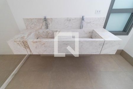 Apartamento à venda com 317m², 4 quartos e 4 vagas Apartamento à venda com 317m², 4 quartos e 4 vagasBanheiro da Suíte 03