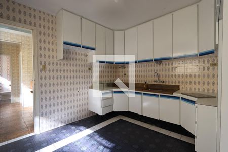 Casa à venda com 250m², 3 quartos e 2 vagasCozinha