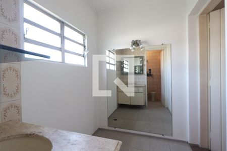 Casa à venda com 250m², 3 quartos e 2 vagasBanheiro da Suíte 2