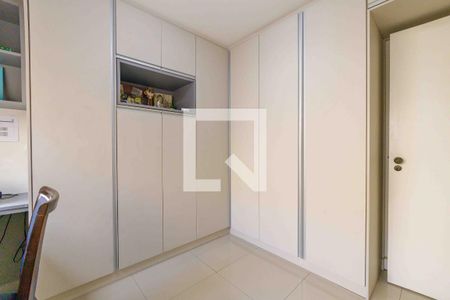 Apartamento à venda com 210m², 3 quartos e 3 vagasQuarto 2