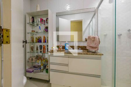 Apartamento à venda com 210m², 3 quartos e 3 vagasBanheiro Social