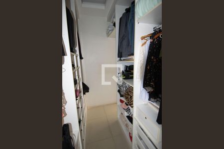 Apartamento à venda com 120m², 3 quartos e 2 vagasCloset