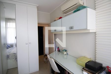 Apartamento à venda com 120m², 3 quartos e 2 vagasQuarto 2
