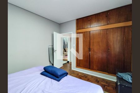 Casa à venda com 388m², 3 quartos e 3 vagas Casa à venda com 388m², 3 quartos e 3 vagasQuarto 2