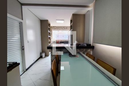 Casa à venda com 388m², 3 quartos e 3 vagas Casa à venda com 388m², 3 quartos e 3 vagasCopa
