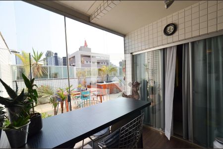 Apartamento à venda com 192m², 3 quartos e 3 vagas Apartamento à venda com 192m², 3 quartos e 3 vagasCobertura/ Area gourmet