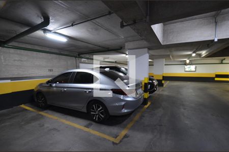 Apartamento à venda com 192m², 3 quartos e 3 vagas Apartamento à venda com 192m², 3 quartos e 3 vagasGaragem