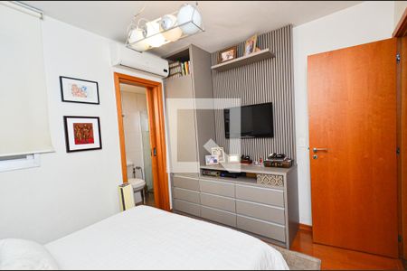 Apartamento à venda com 192m², 3 quartos e 3 vagas Apartamento à venda com 192m², 3 quartos e 3 vagasQuarto2
