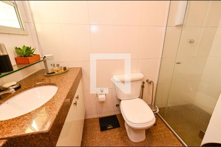 Apartamento à venda com 192m², 3 quartos e 3 vagas Apartamento à venda com 192m², 3 quartos e 3 vagasBanheiro suite