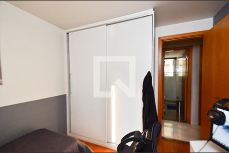 Apartamento à venda com 192m², 3 quartos e 3 vagas Apartamento à venda com 192m², 3 quartos e 3 vagasQuarto2