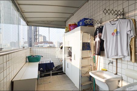 Apartamento à venda com 192m², 3 quartos e 3 vagas Apartamento à venda com 192m², 3 quartos e 3 vagasArea serviço