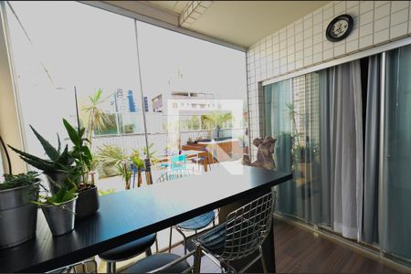 Apartamento à venda com 192m², 3 quartos e 3 vagas Apartamento à venda com 192m², 3 quartos e 3 vagasCobertura/ Area gourmet