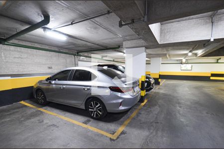 Apartamento à venda com 192m², 3 quartos e 3 vagas Apartamento à venda com 192m², 3 quartos e 3 vagasGaragem