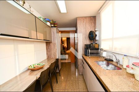 Apartamento à venda com 192m², 3 quartos e 3 vagas Apartamento à venda com 192m², 3 quartos e 3 vagasCozinha