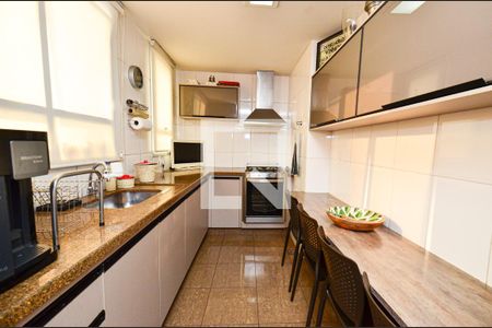 Apartamento à venda com 192m², 3 quartos e 3 vagas Apartamento à venda com 192m², 3 quartos e 3 vagasCozinha