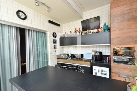 Apartamento à venda com 192m², 3 quartos e 3 vagas Apartamento à venda com 192m², 3 quartos e 3 vagasCobertura/ Area gourmet