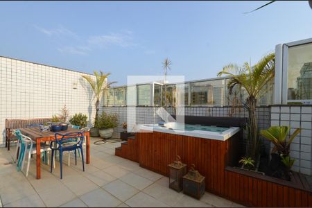 Apartamento à venda com 192m², 3 quartos e 3 vagas Apartamento à venda com 192m², 3 quartos e 3 vagasArea privativa