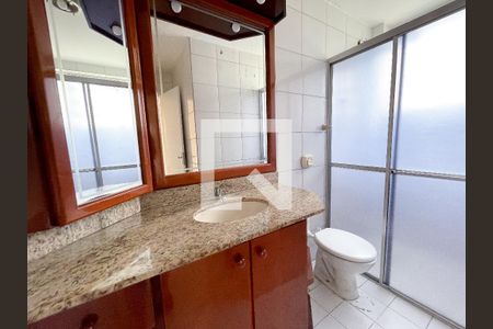 Apartamento à venda com 100m², 3 quartos e 1 vaga Apartamento à venda com 100m², 3 quartos e 1 vagaBanheiro 2