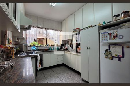 Casa à venda com 200m², 4 quartos e 4 vagasCozinha