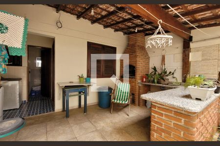 Casa à venda com 200m², 4 quartos e 4 vagasArea externa