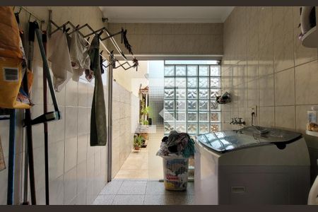 Casa à venda com 200m², 4 quartos e 4 vagasArea de serviço