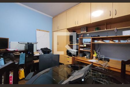 Casa à venda com 200m², 4 quartos e 4 vagasQuarto