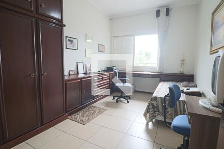 Casa à venda com 360m², 3 quartos e 6 vagasEscritório