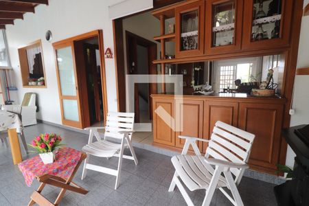 Casa à venda com 360m², 3 quartos e 6 vagasÁrea externa 