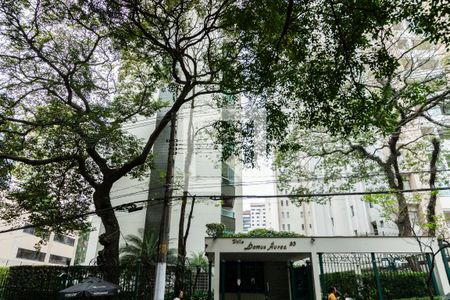 Apartamento à venda com 192m², 3 quartos e 4 vagas Apartamento à venda com 192m², 3 quartos e 4 vagasFachada