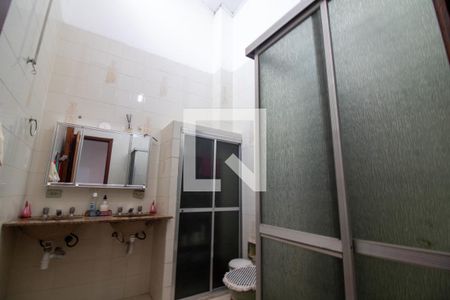 Casa à venda com 250m², 5 quartos e 5 vagas Casa à venda com 250m², 5 quartos e 5 vagasBanheiro